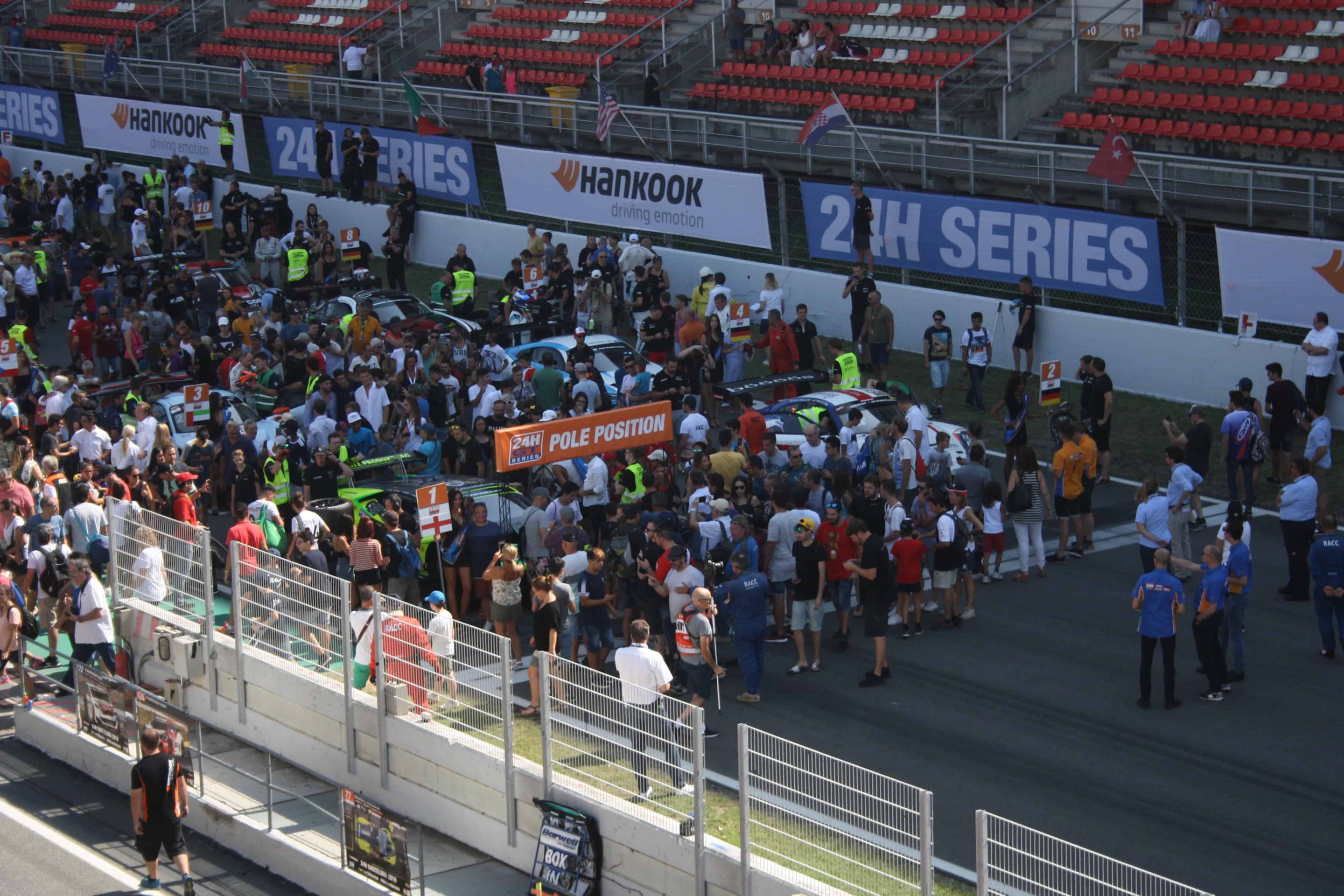 Barwell Motorsport gana las 24 Horas de Barcelona