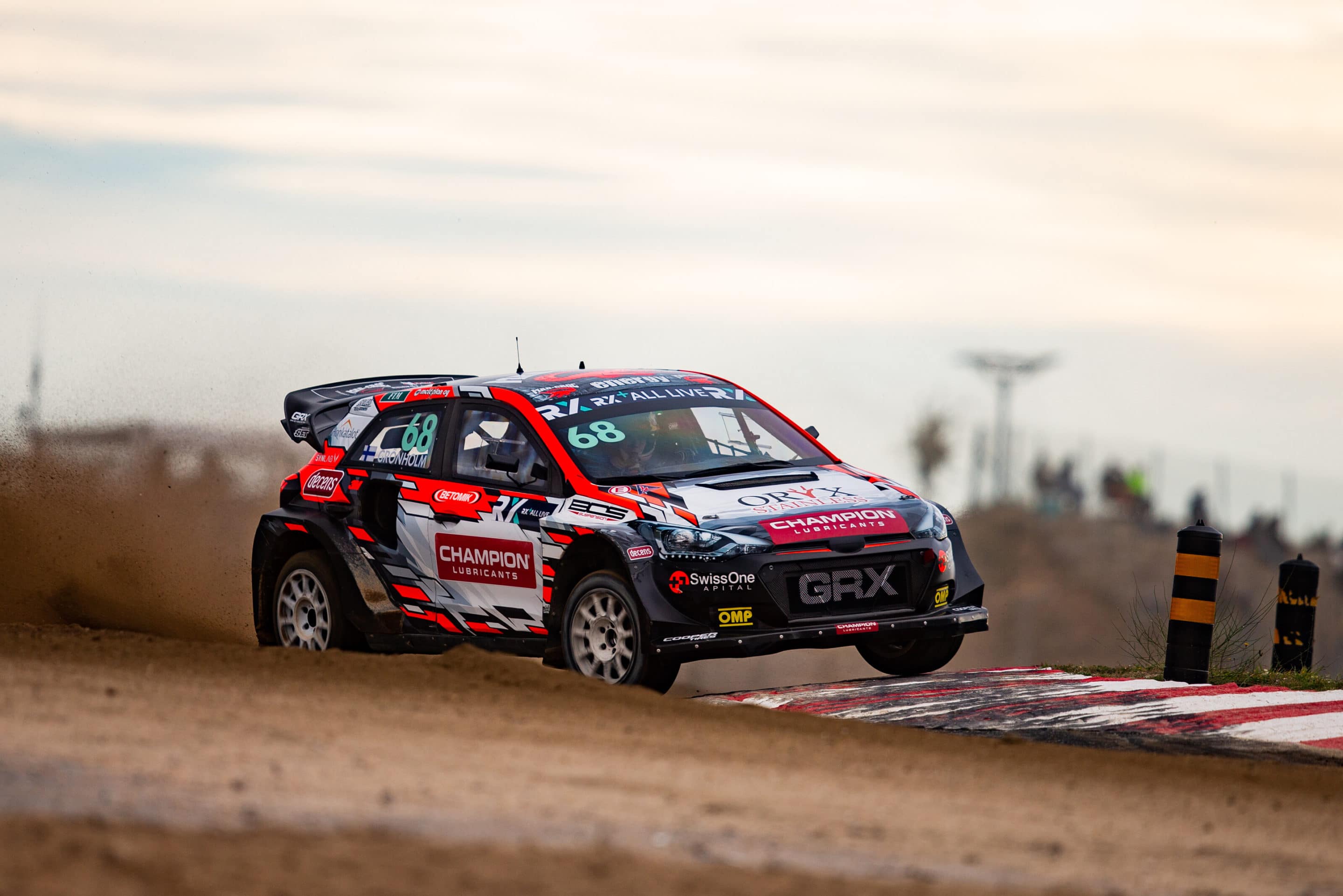 Niclas Grönholm aprovecha y gana el Rallycross de Portugal